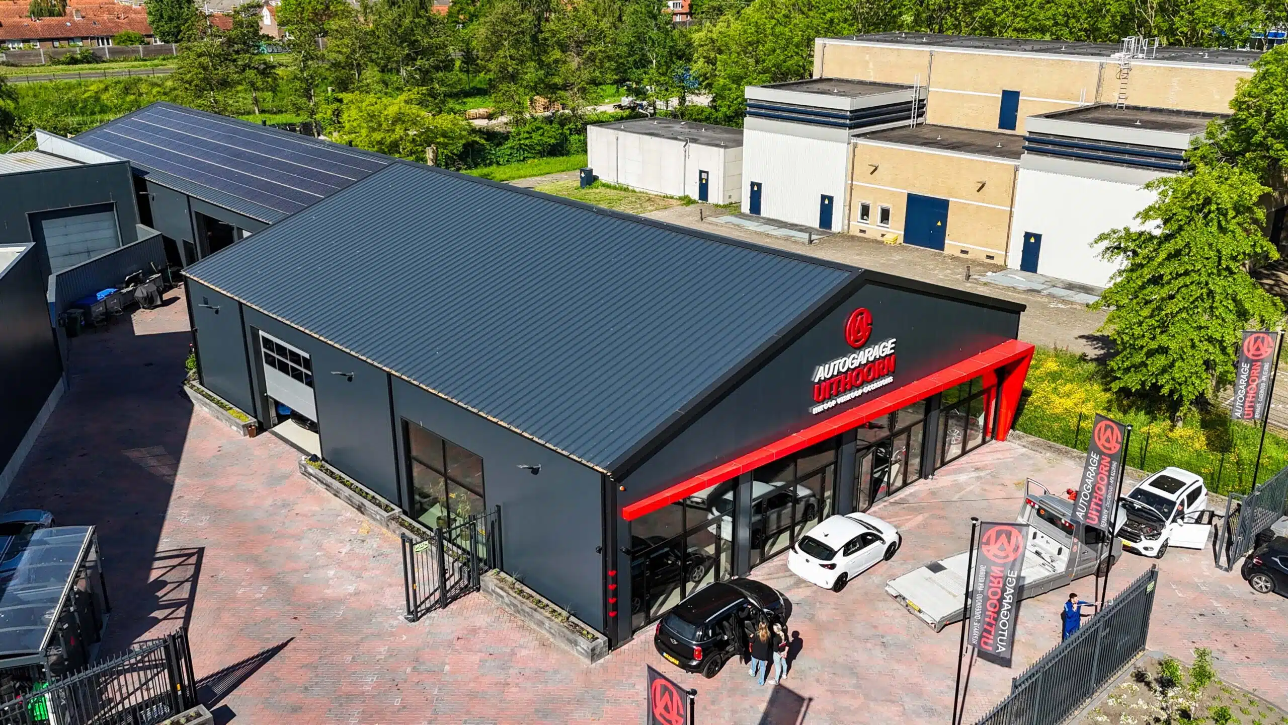 Overzichtsfoto van twee gekoppelde Flexhallen voor autogarage Uithoorn